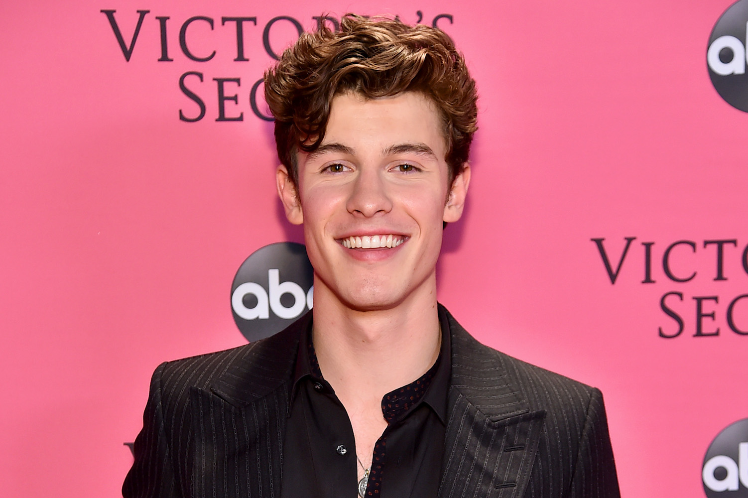 Sofie Rovenstine blows a kiss to Shawn Mendes during the Victoria's Secret Fashion ...