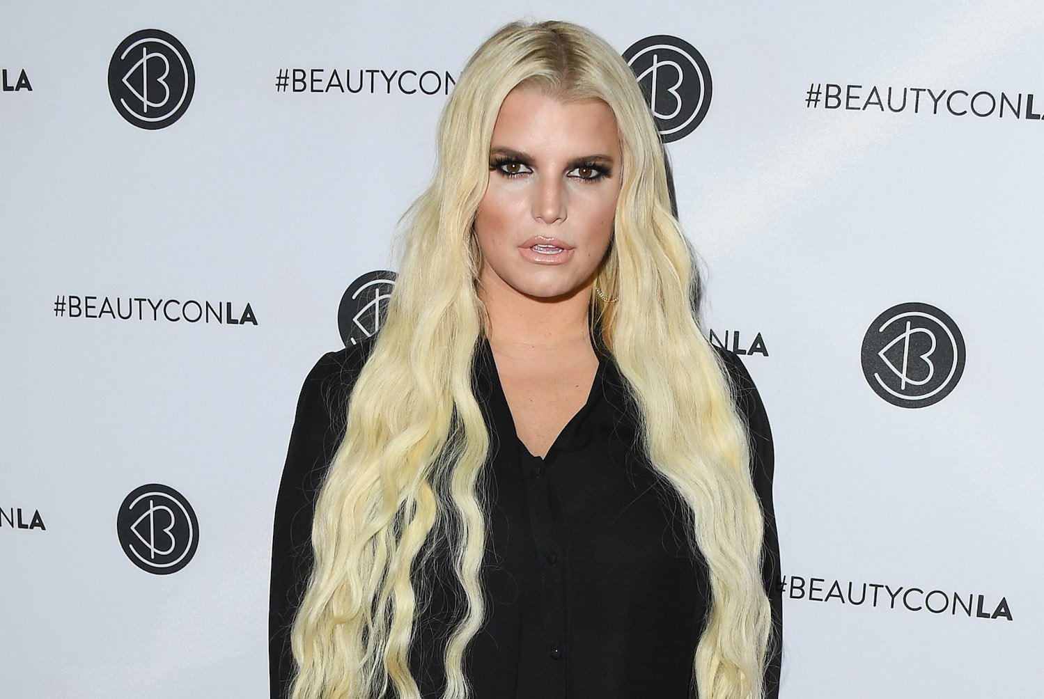 People on social media are hating on Jessica Simpson's choice of name ...