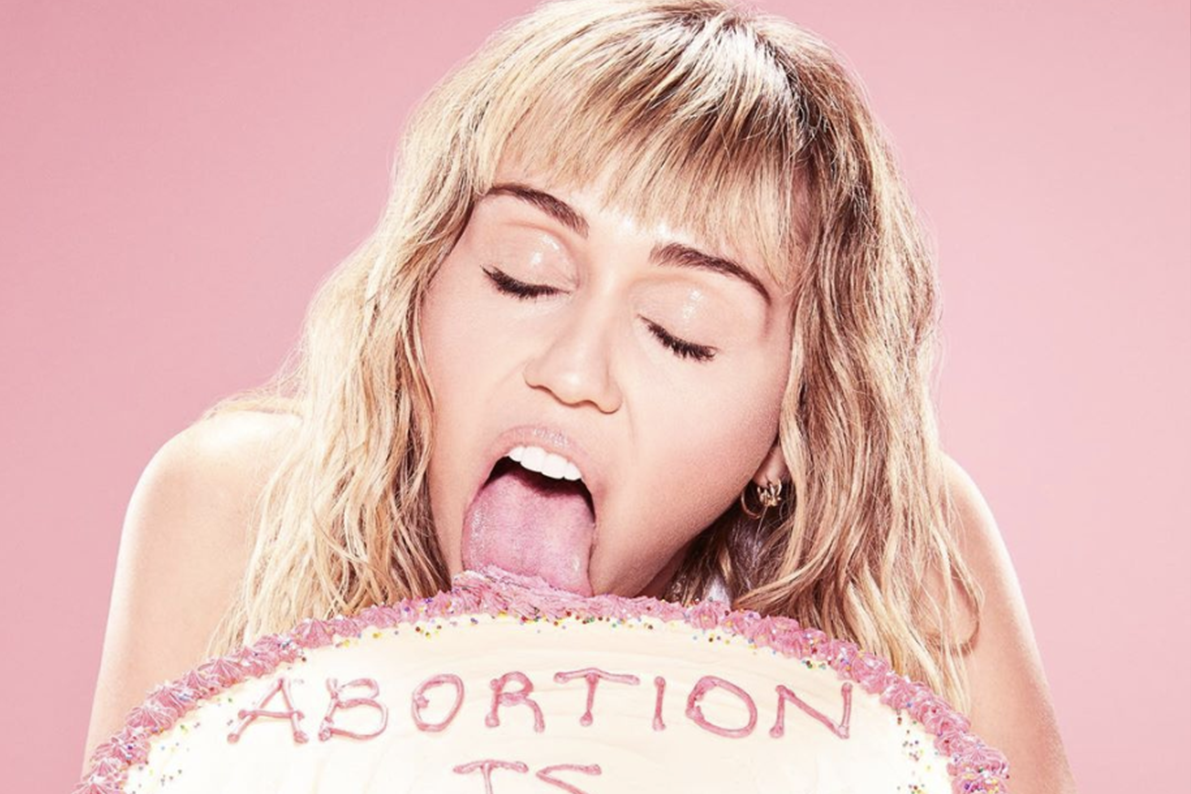 Miley Cyrus is in a bitter feud over a cake.