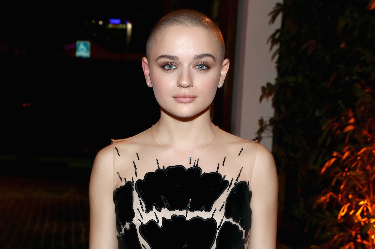 joey-king-shaved-her-head-girlfriend